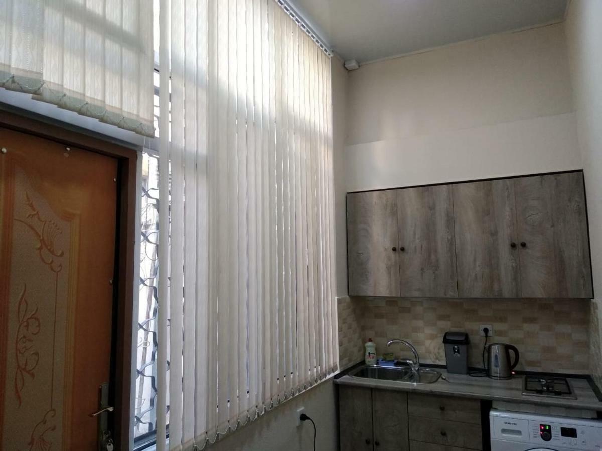 Apartment On The Delara Aliyeva Street Баку Екстер'єр фото